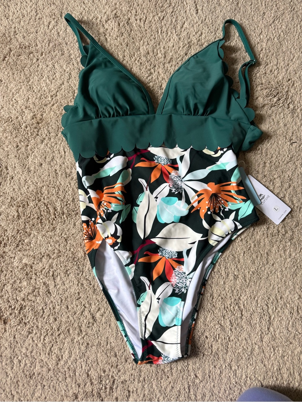 NWT Cupshe Green Scallop Floral One-Piece Swimsuit